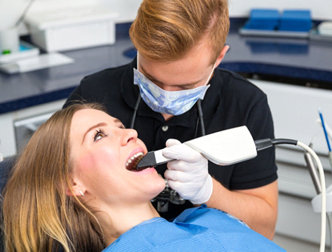 Patient receiving digital scans in Austin